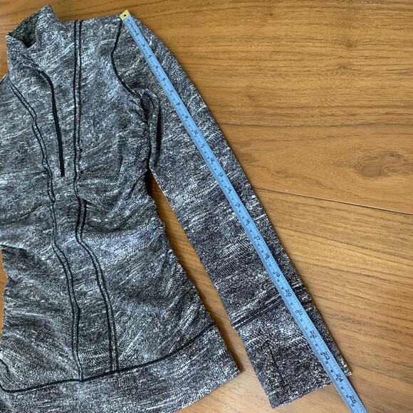 Lululemon Jacket Size 4 Cypress Kiss 1/2 Zip - Picture 11 of 12